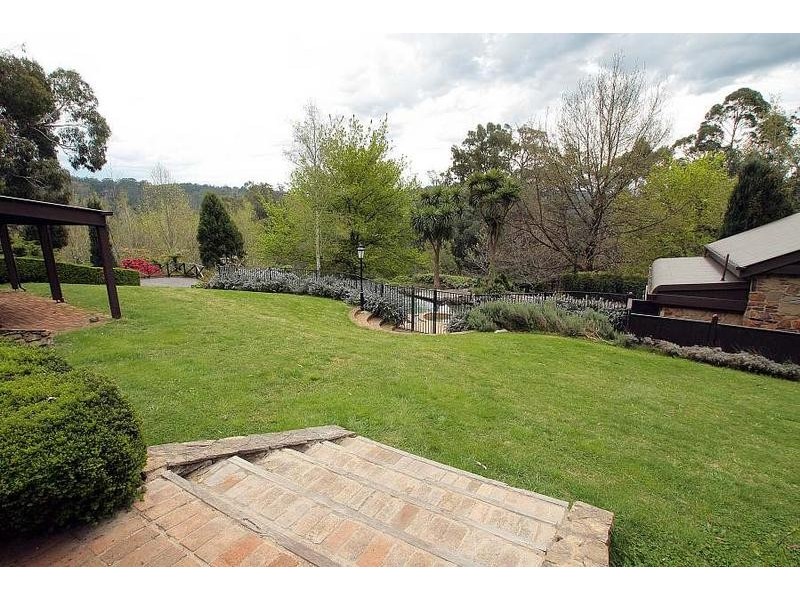 32 William Road, The Patch VIC 3792