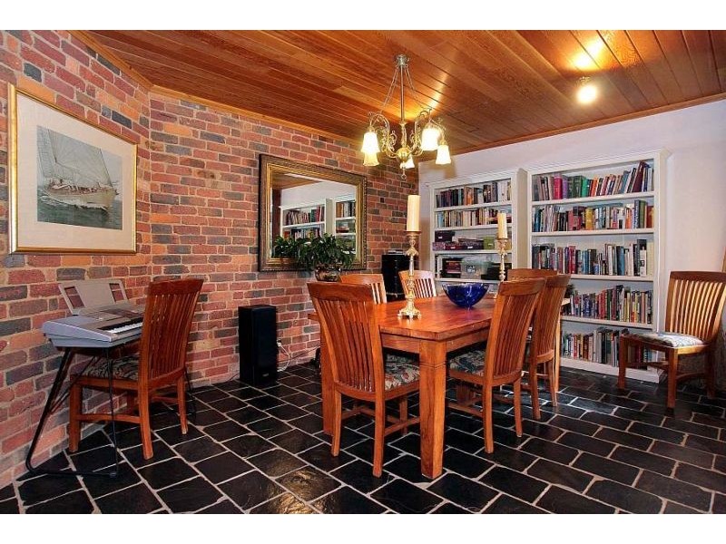 32 William Road, The Patch VIC 3792