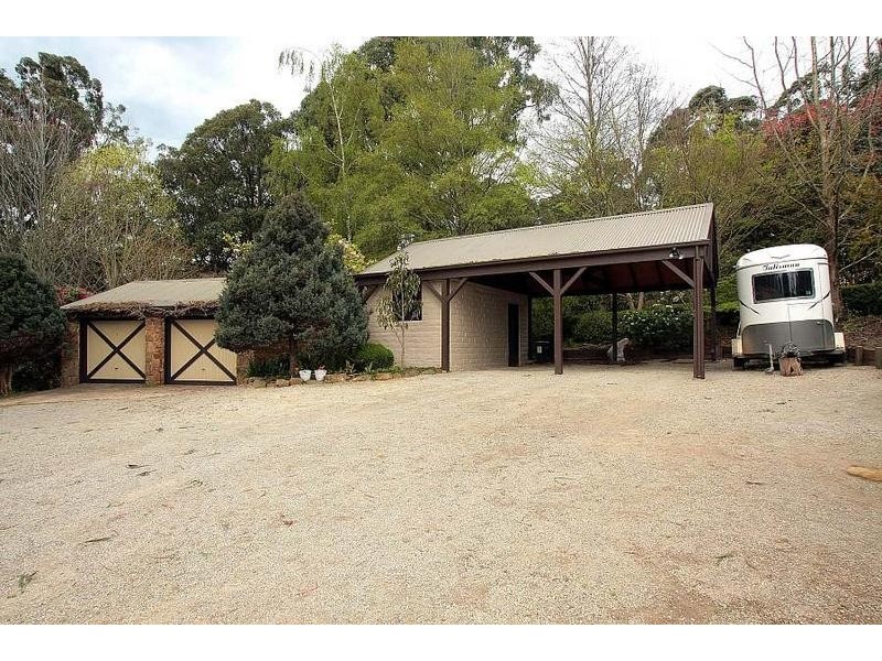 32 William Road, The Patch VIC 3792