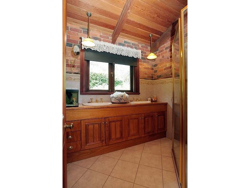 32 William Road, The Patch VIC 3792