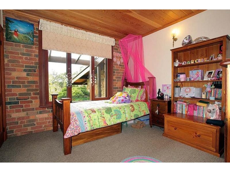 32 William Road, The Patch VIC 3792