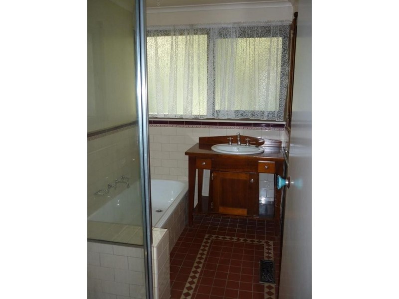 28 Alexander Avenue, Upwey VIC 3158