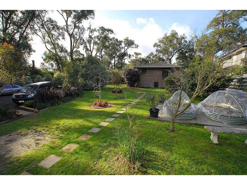 8 Cambridge Street, Belgrave South VIC 3160