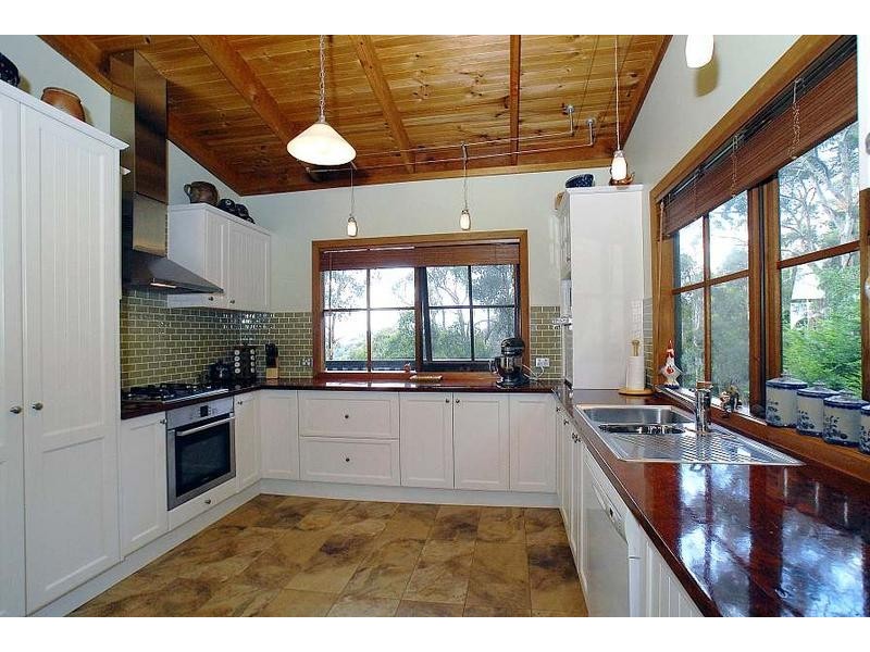 71 Temple Road, Selby VIC 3159
