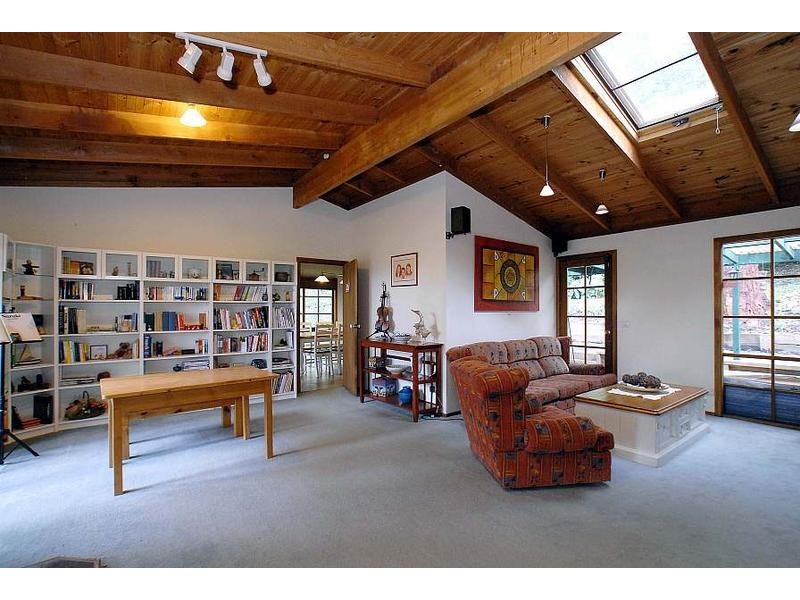 71 Temple Road, Selby VIC 3159