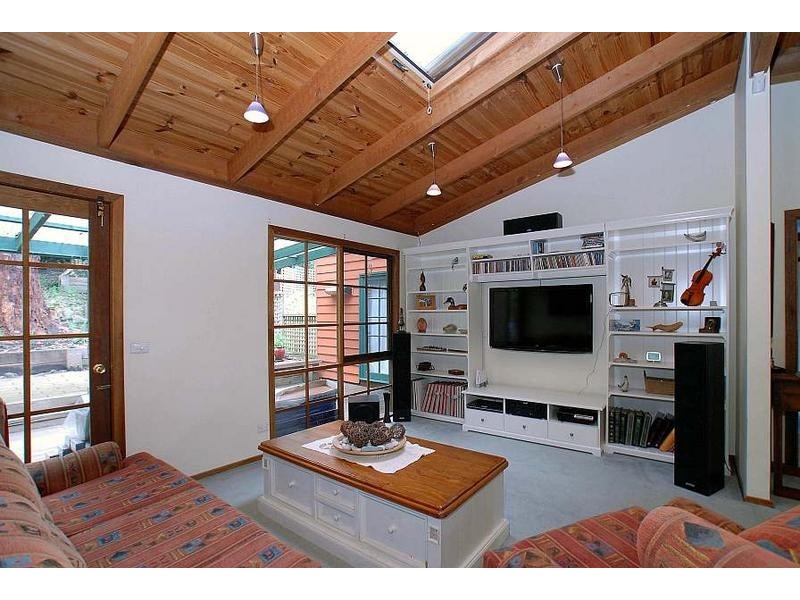 71 Temple Road, Selby VIC 3159