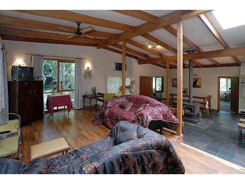 88 Temple Road, Selby VIC 3159