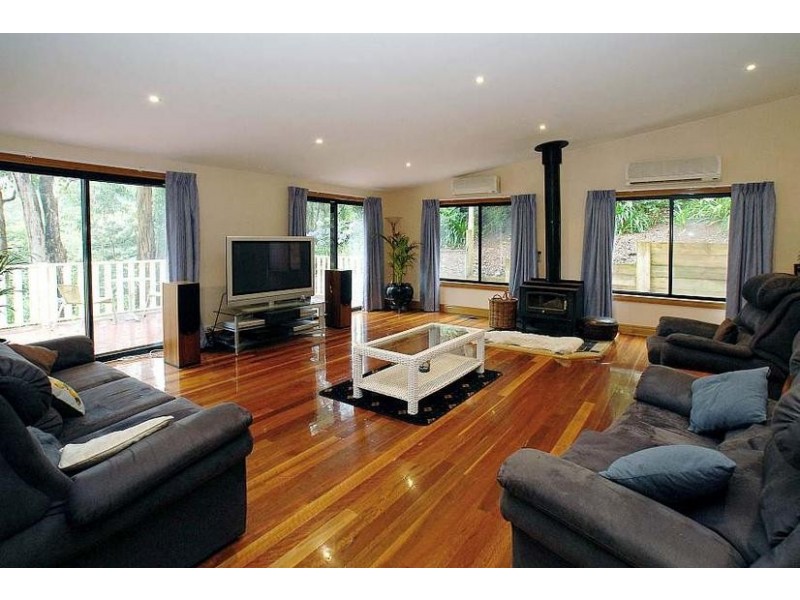 6 Gordon Avenue, Tecoma VIC 3160