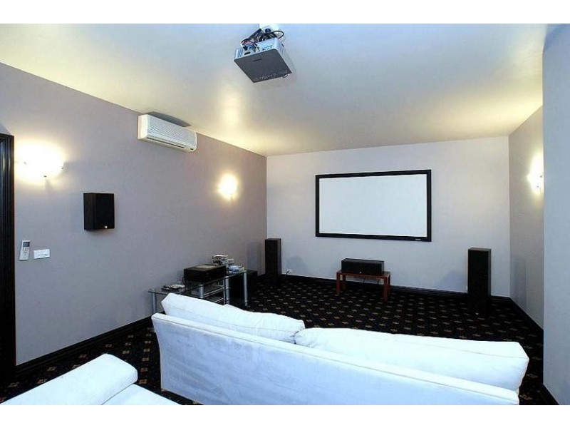 6 Gordon Avenue, Tecoma VIC 3160