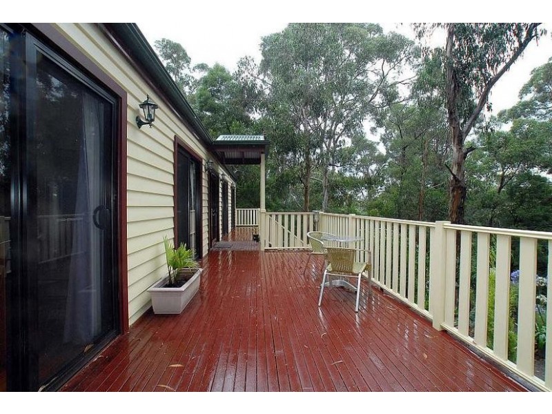 6 Gordon Avenue, Tecoma VIC 3160