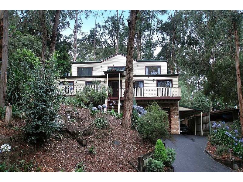 6 Gordon Avenue, Tecoma VIC 3160