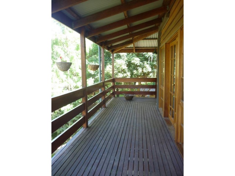 81 Temple Road, Selby VIC 3159