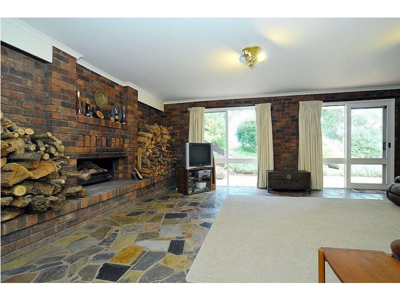 25 Temple Road, Selby VIC 3159