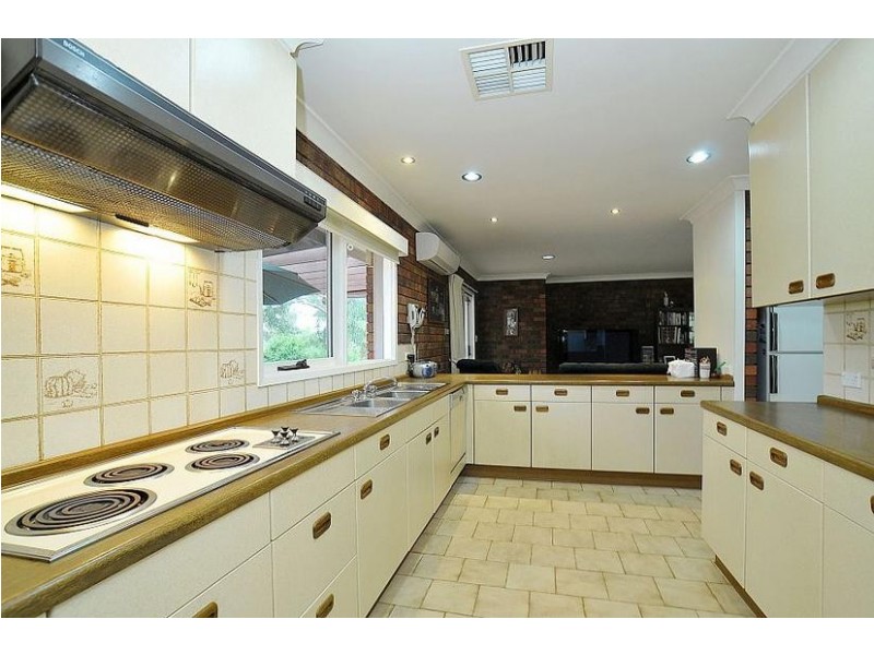 25 Temple Road, Selby VIC 3159