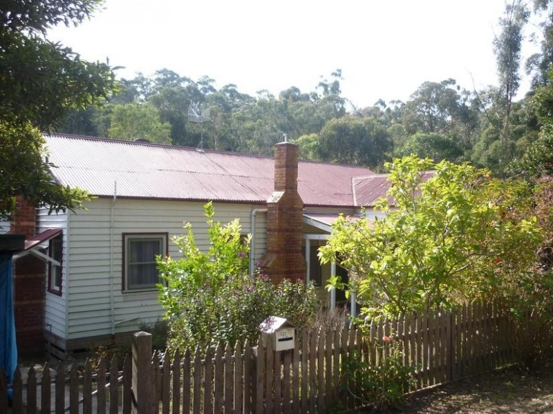 135 Old Belgrave Road, Upwey VIC 3158