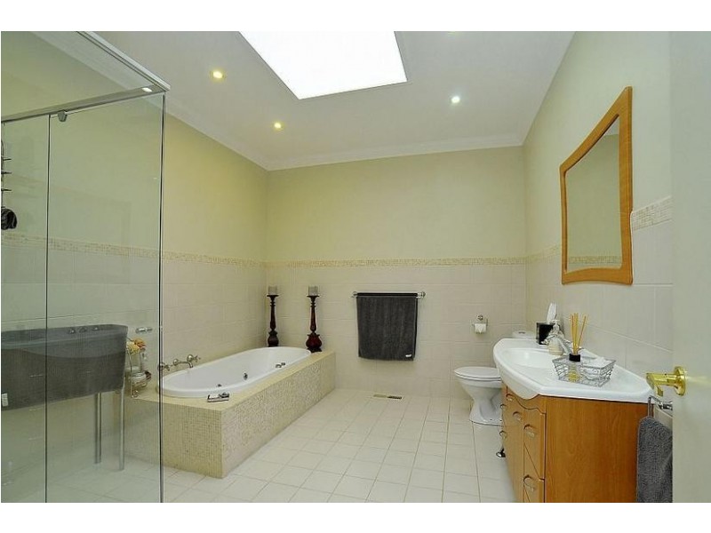 221 Glenfern Road, Upwey VIC 3158