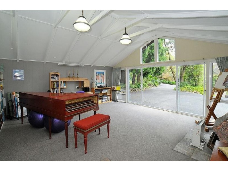 221 Glenfern Road, Upwey VIC 3158