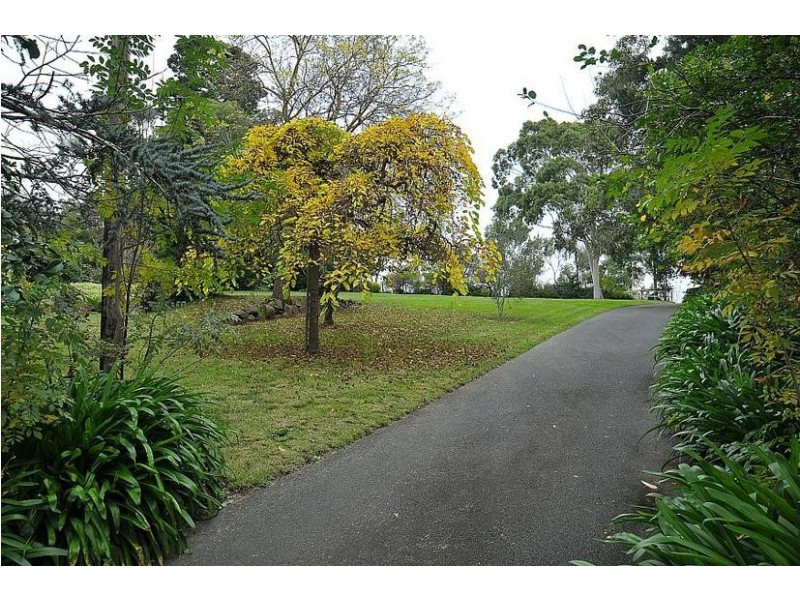 221 Glenfern Road, Upwey VIC 3158