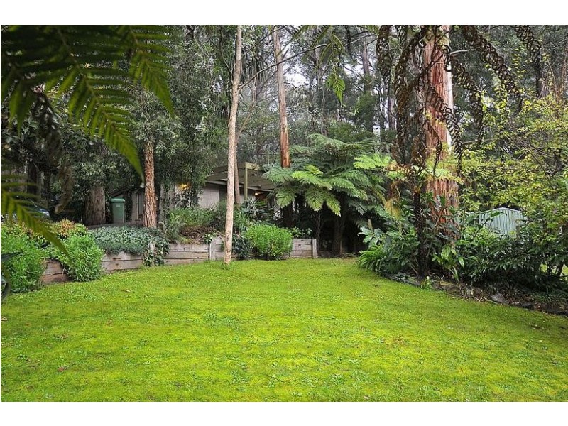 5 Woodland Grove, Selby VIC 3159