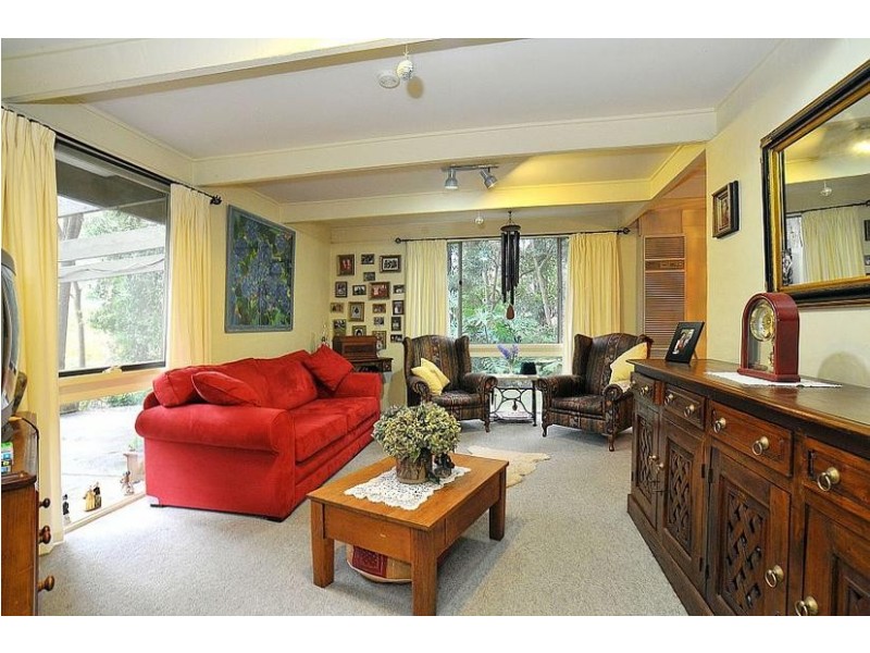 5 Woodland Grove, Selby VIC 3159