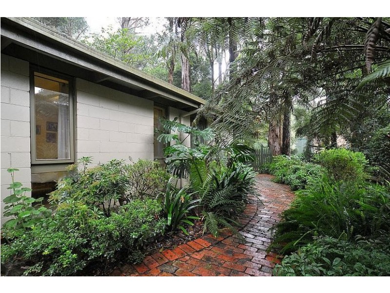 5 Woodland Grove, Selby VIC 3159