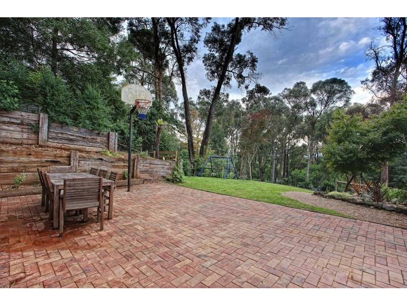 26 Poplar Crescent, Emerald VIC 3782