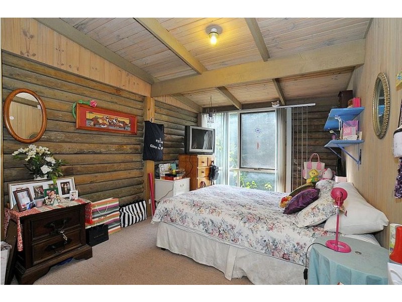 76 Temple Road, Selby VIC 3159