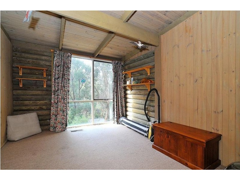 76 Temple Road, Selby VIC 3159