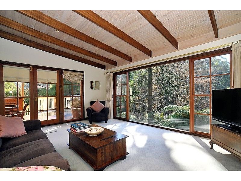 2 Helena Avenue, Kallista VIC 3791