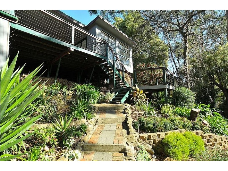 32 Wynette Avenue, Upper Ferntree Gully VIC 3156