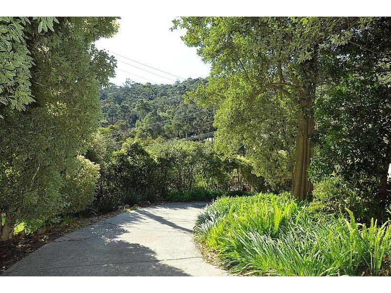 32 Wynette Avenue, Upper Ferntree Gully VIC 3156