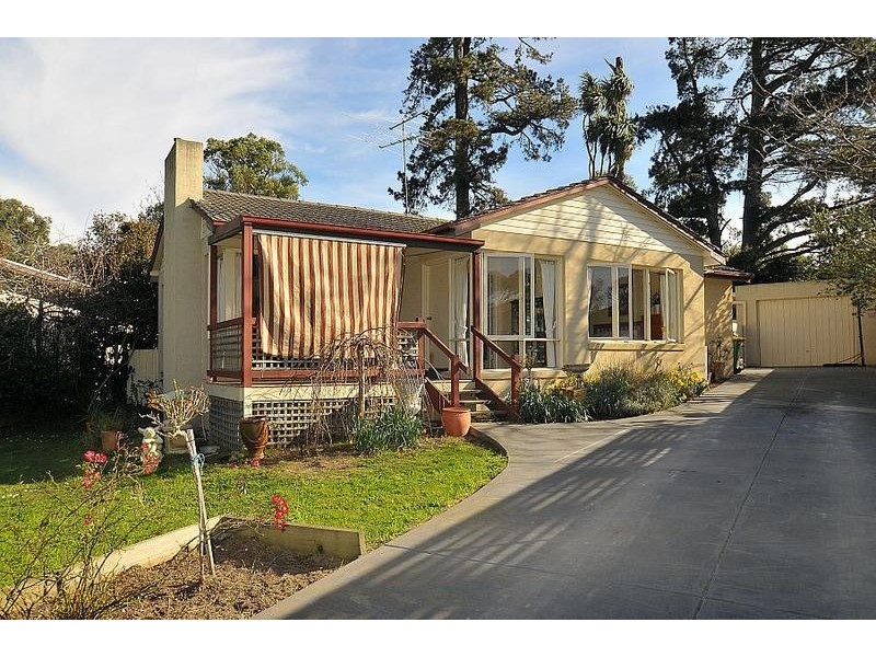7 Nathalia Road, Belgrave South VIC 3160