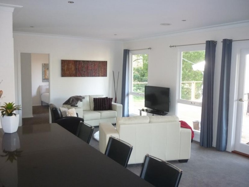 16 Poplar Crescent, Emerald VIC 3782