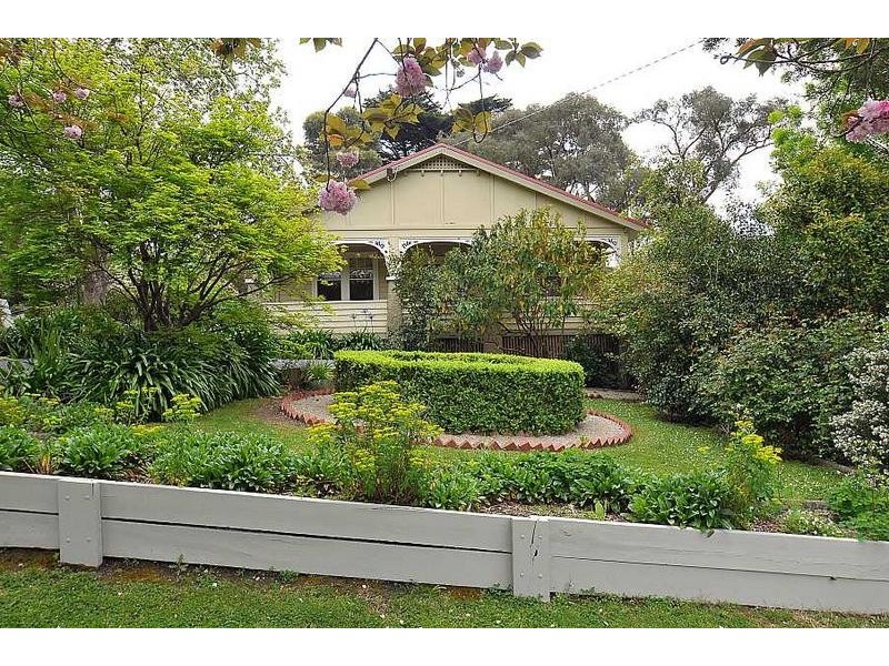 11 Sophia Grove, Tecoma VIC 3160
