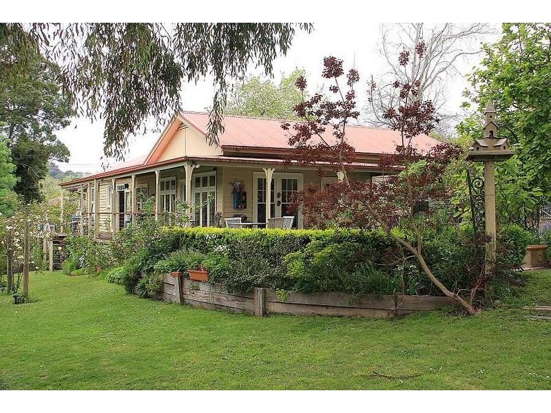 11 Sophia Grove, Tecoma VIC 3160