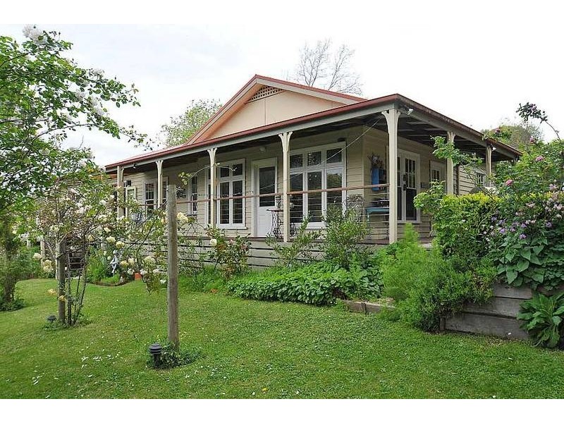 11 Sophia Grove, Tecoma VIC 3160