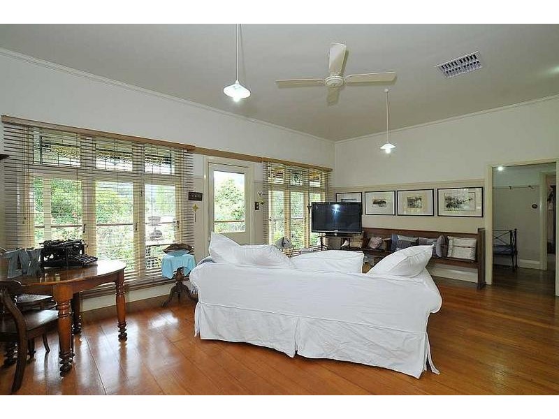 11 Sophia Grove, Tecoma VIC 3160