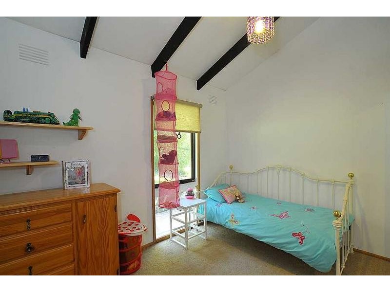 10 Borang Avenue, Selby VIC 3159