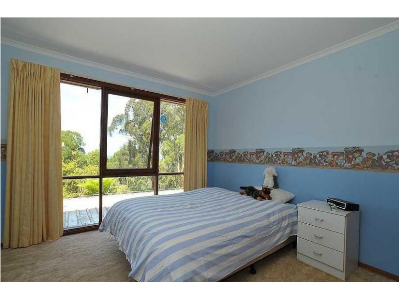 10 Karen Street, Selby VIC 3159