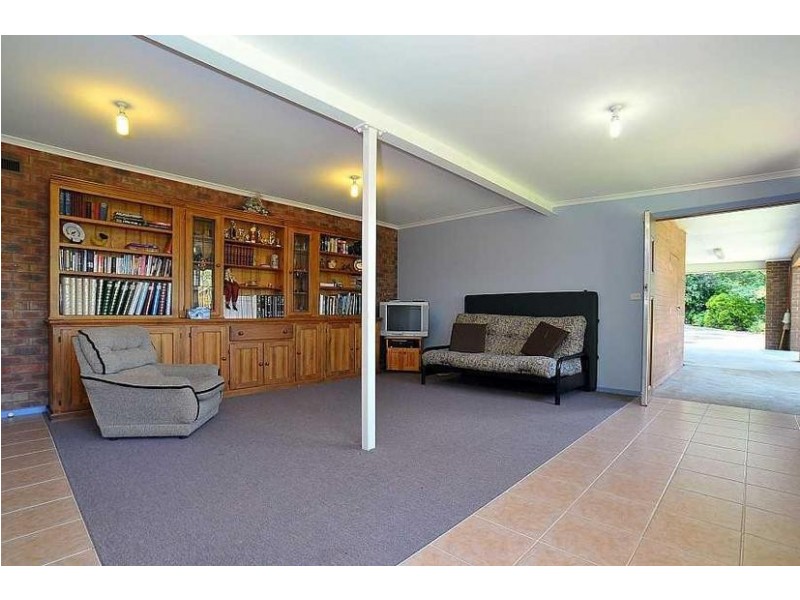 10 Karen Street, Selby VIC 3159