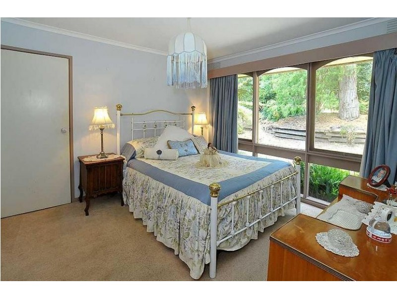 28 Glenfern Avenue, Upwey VIC 3158