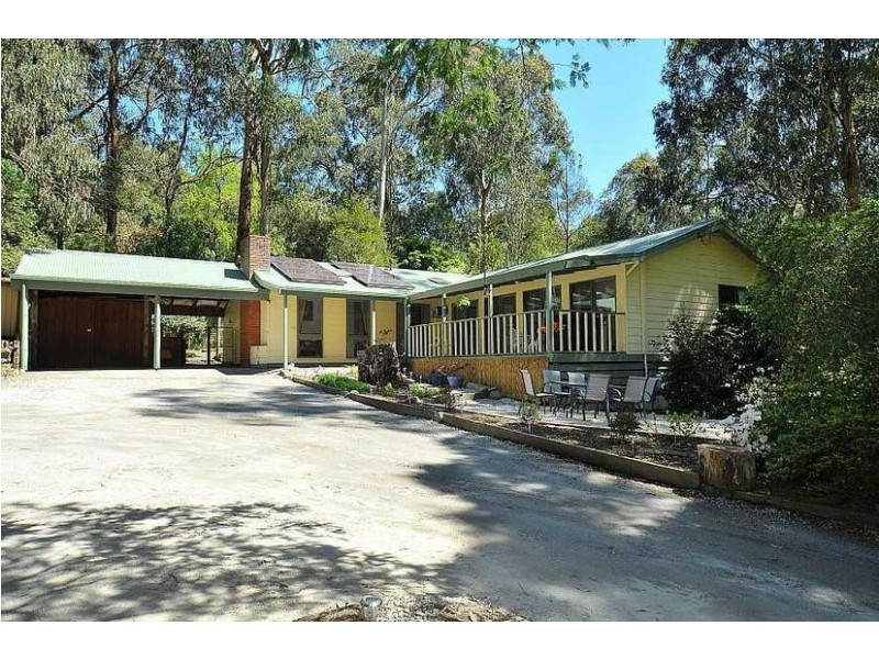 10 Borang Avenue, Selby VIC 3159