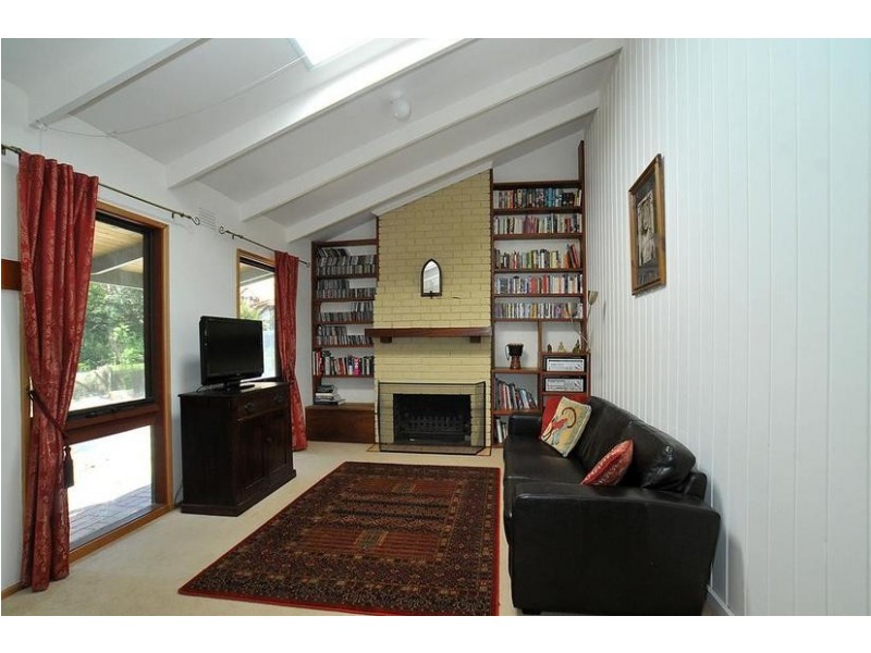 10 Borang Avenue, Selby VIC 3159