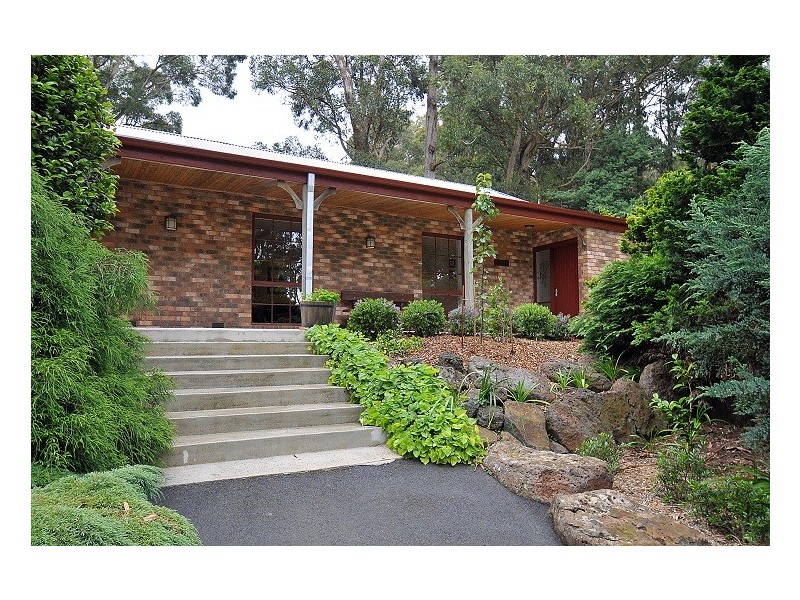 14 Mt Erin Road, Ferny Creek VIC 3786