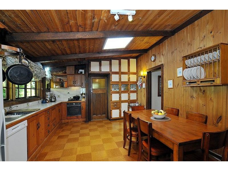 2 Helena Avenue, Kallista VIC 3791