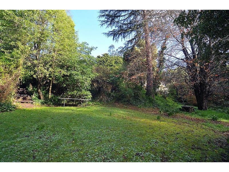 2 Helena Avenue, Kallista VIC 3791