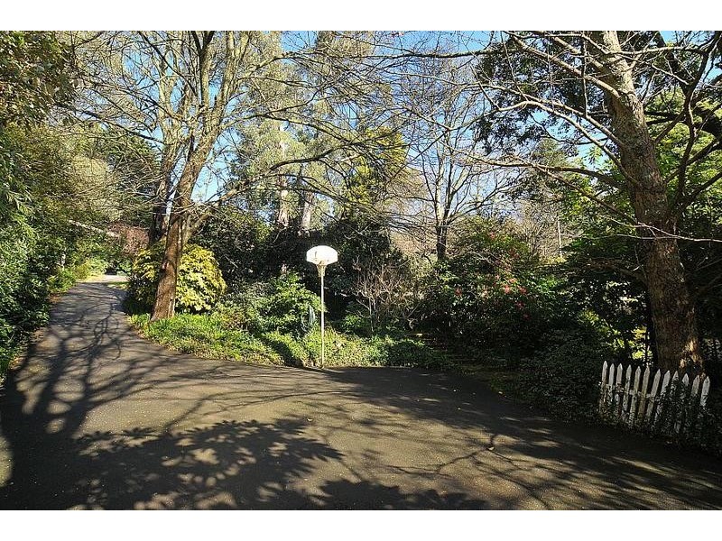 2 Helena Avenue, Kallista VIC 3791