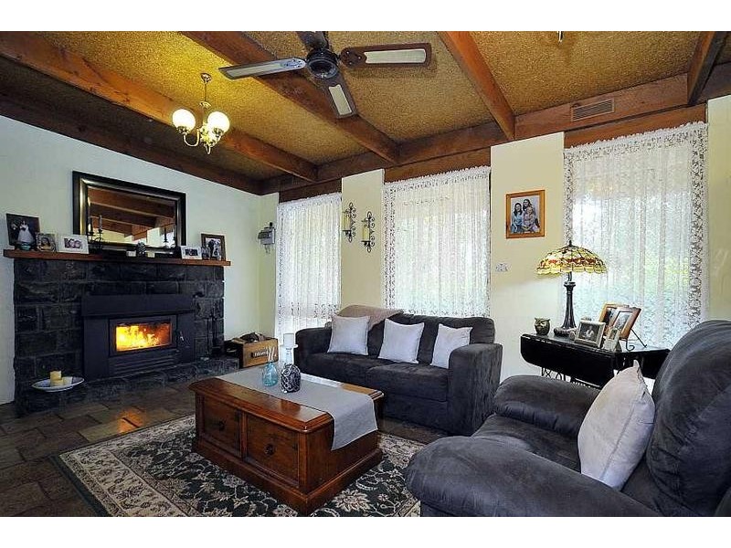 3 Johns Road, Selby VIC 3159