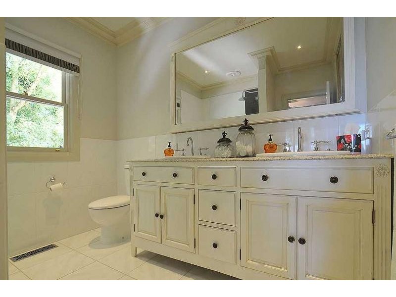 33 Ridge Road, Kallista VIC 3791