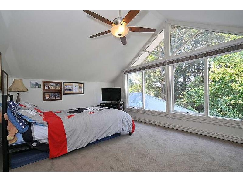 33 Ridge Road, Kallista VIC 3791